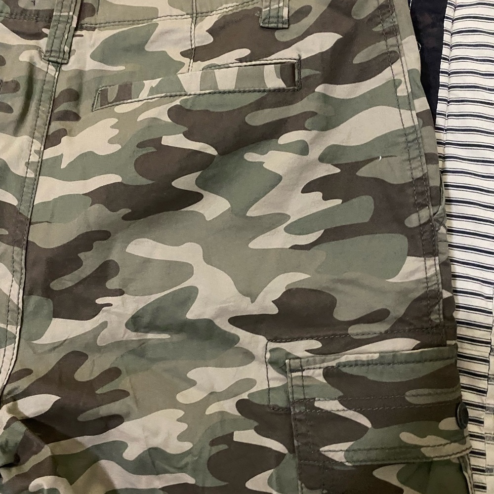 George Olive and Black Cargo Shorts - Picture 7 of 8